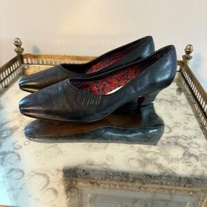 Vintage Town & Country Shoes Womens Size 6.5 Leather Unpump Comfort Heels USA 80